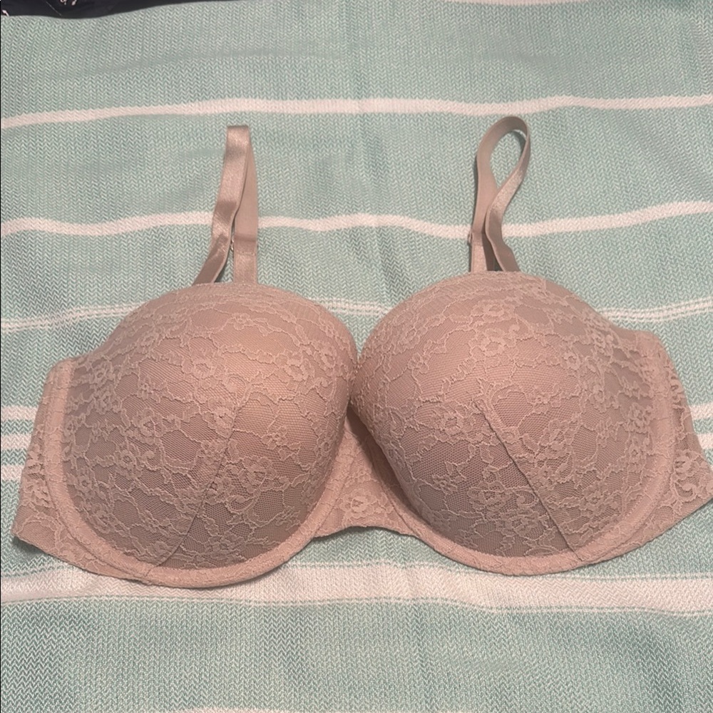 Victoria's Secret Cream Lace Full Coverage Bra